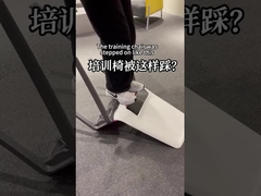 صندلی اداری قابل جمع و جور با بالش های نرم و طراحی فشرده